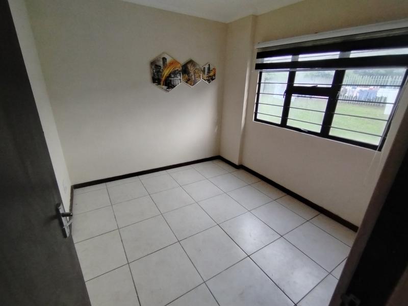 2 Bedroom Property for Sale in Waterways KwaZulu-Natal