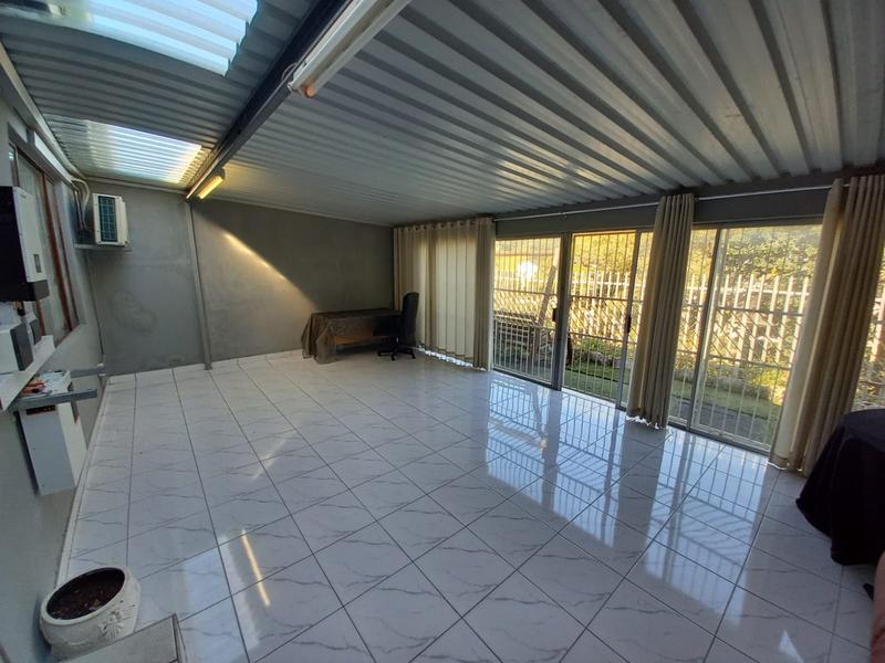 2 Bedroom Property for Sale in Malvern KwaZulu-Natal
