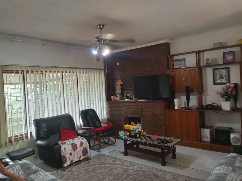5 Bedroom Property for Sale in Kharwastan KwaZulu-Natal