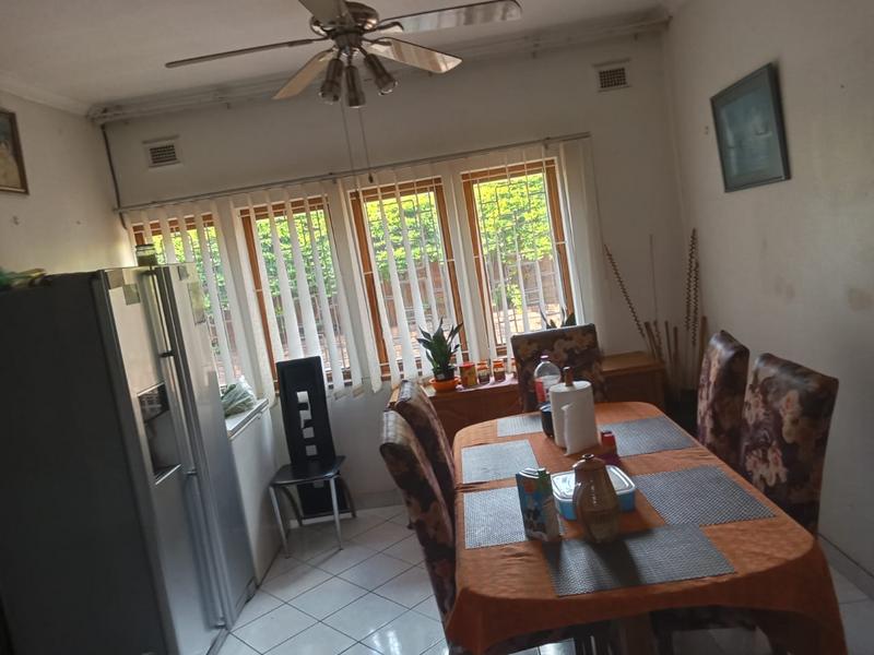 5 Bedroom Property for Sale in Kharwastan KwaZulu-Natal
