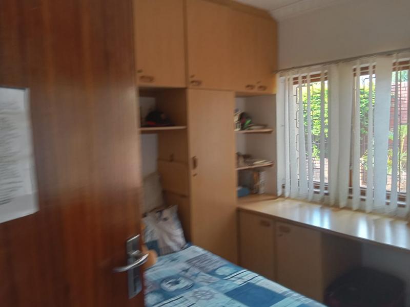 5 Bedroom Property for Sale in Kharwastan KwaZulu-Natal