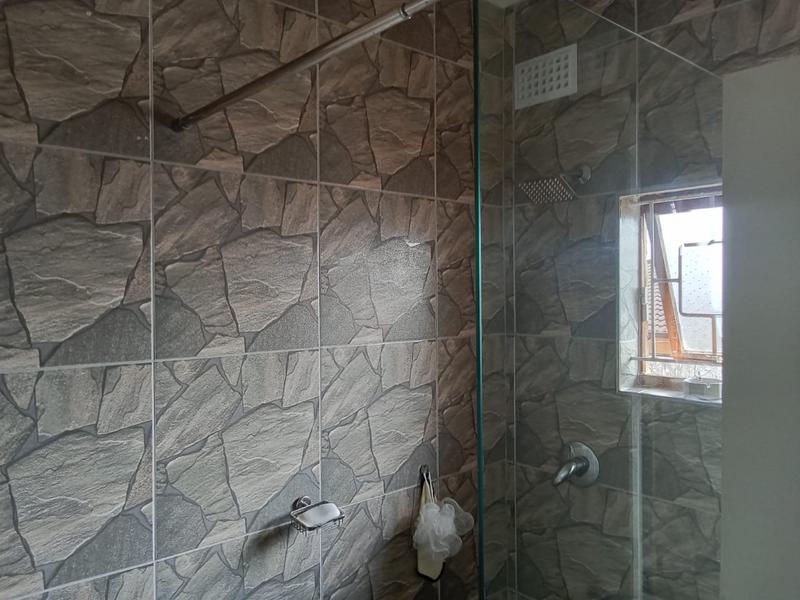 5 Bedroom Property for Sale in Kharwastan KwaZulu-Natal