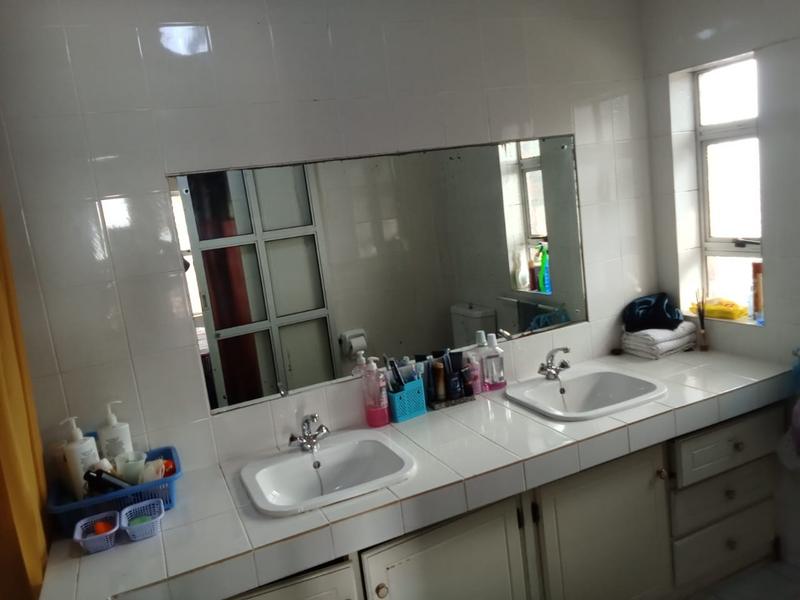 5 Bedroom Property for Sale in Kharwastan KwaZulu-Natal