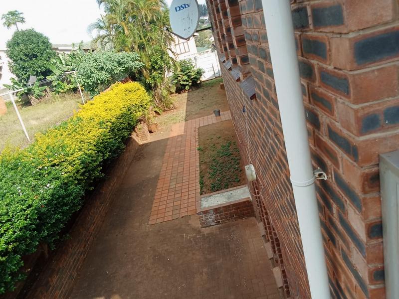 5 Bedroom Property for Sale in Kharwastan KwaZulu-Natal
