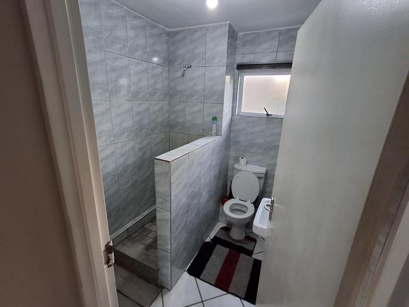 To Let 2 Bedroom Property for Rent in Morningside KwaZulu-Natal