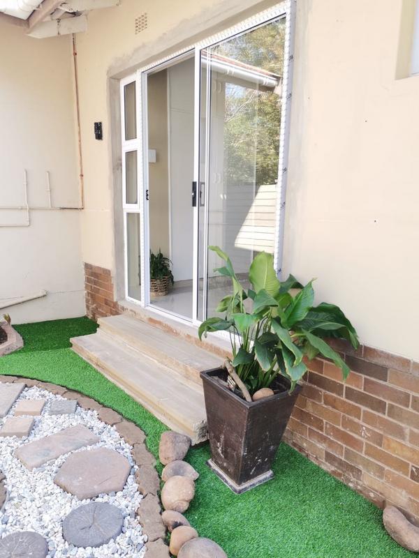 To Let 1 Bedroom Property for Rent in Durban North KwaZulu-Natal