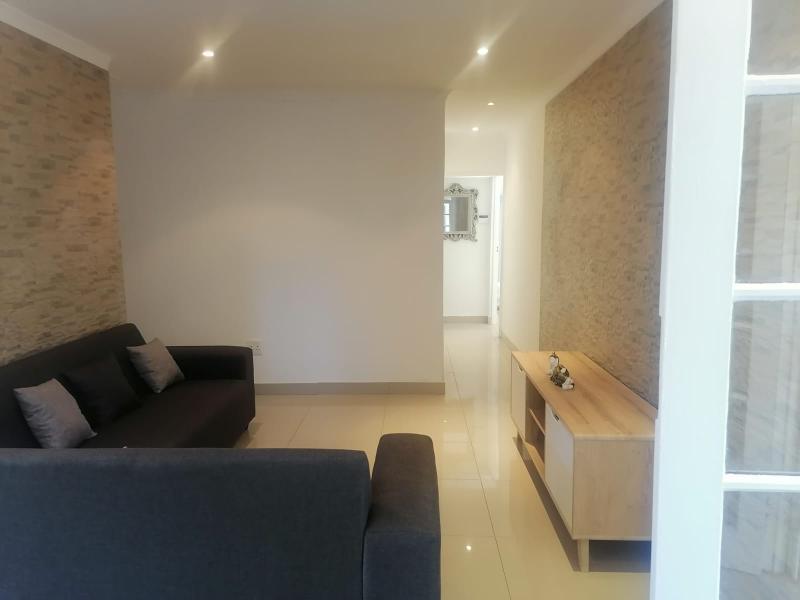 To Let 2 Bedroom Property for Rent in Somerset Park KwaZulu-Natal