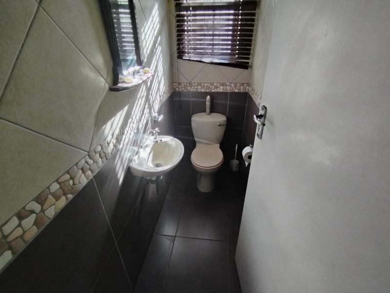 5 Bedroom Property for Sale in La Lucia KwaZulu-Natal
