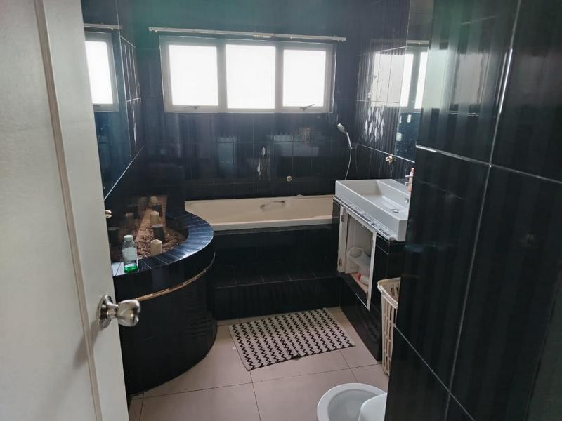 5 Bedroom Property for Sale in Umhlanga KwaZulu-Natal