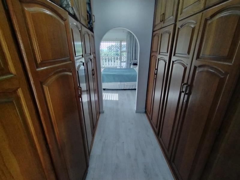 5 Bedroom Property for Sale in Umhlanga KwaZulu-Natal
