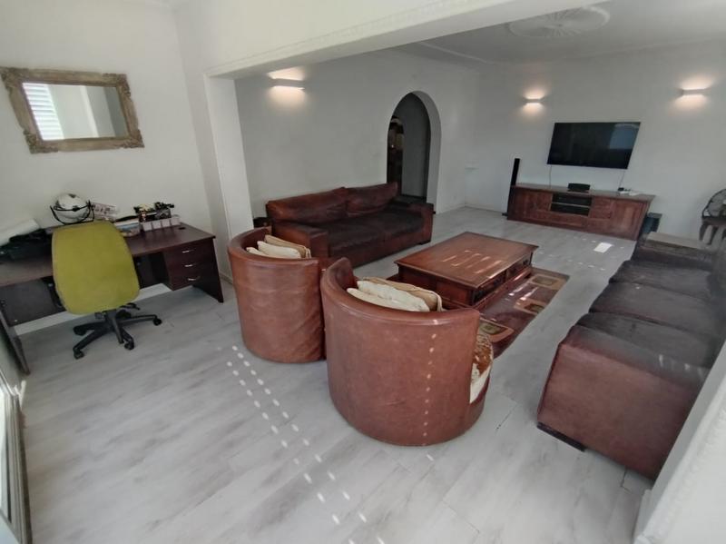 5 Bedroom Property for Sale in Umhlanga KwaZulu-Natal