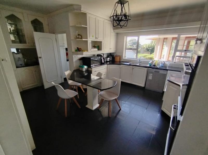 5 Bedroom Property for Sale in Umhlanga KwaZulu-Natal