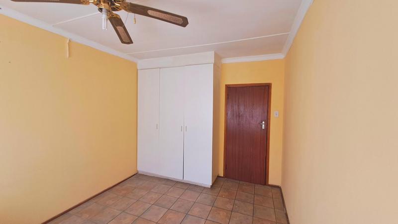 2 Bedroom Property for Sale in Montclair KwaZulu-Natal