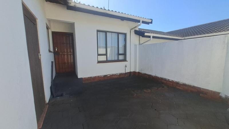 2 Bedroom Property for Sale in Montclair KwaZulu-Natal