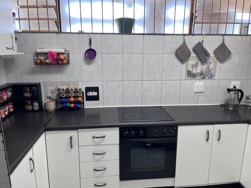 2 Bedroom Property for Sale in Amanzimtoti KwaZulu-Natal
