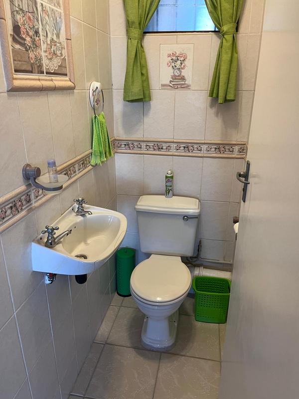 2 Bedroom Property for Sale in Amanzimtoti KwaZulu-Natal