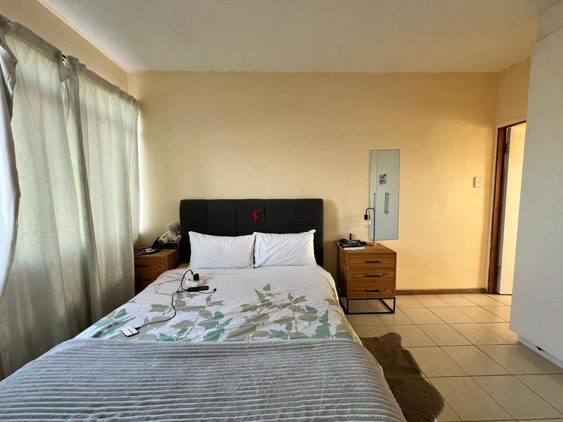 1 Bedroom Property for Sale in Essenwood KwaZulu-Natal