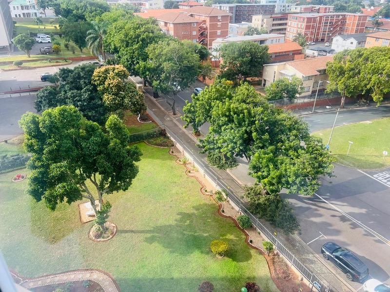1 Bedroom Property for Sale in Essenwood KwaZulu-Natal