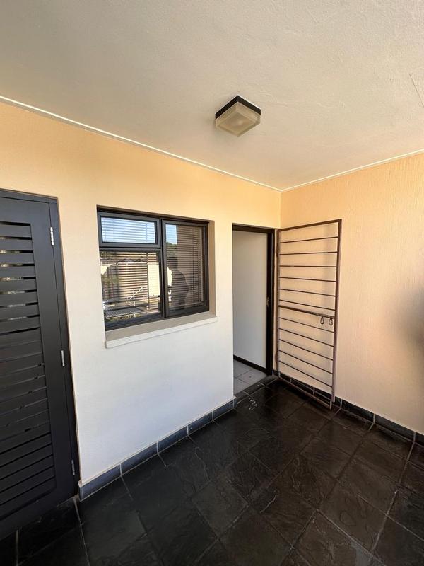 1 Bedroom Property for Sale in Sherwood KwaZulu-Natal