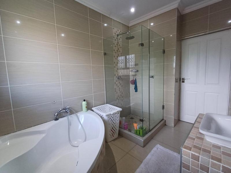 3 Bedroom Property for Sale in Bakerville Gardens KwaZulu-Natal