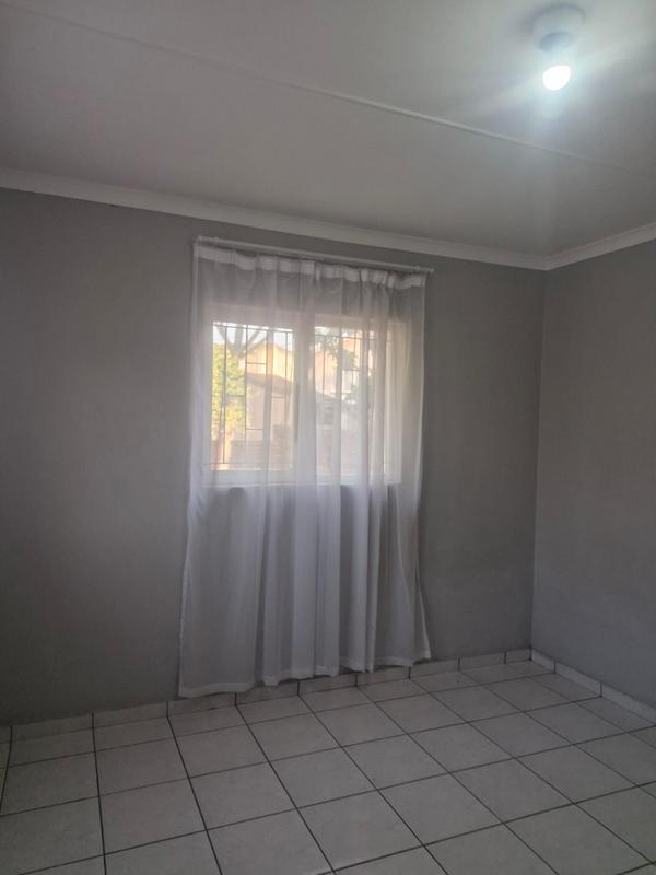 To Let 1 Bedroom Property for Rent in Kharwastan KwaZulu-Natal