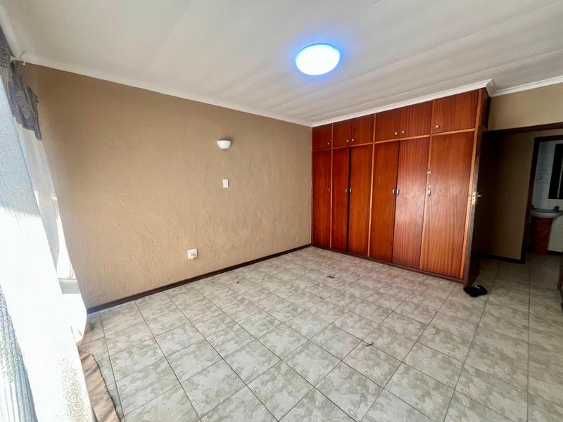 To Let 3 Bedroom Property for Rent in Margate KwaZulu-Natal