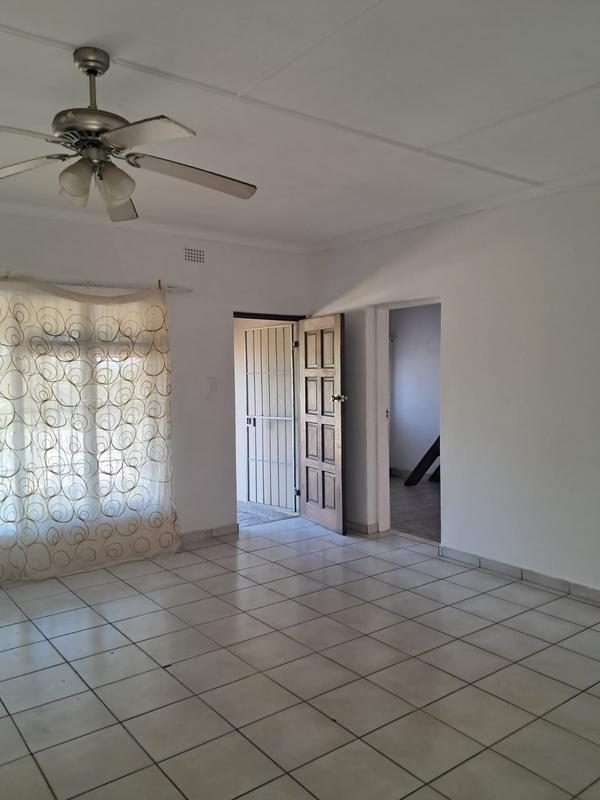 4 Bedroom Property for Sale in Sea Park KwaZulu-Natal