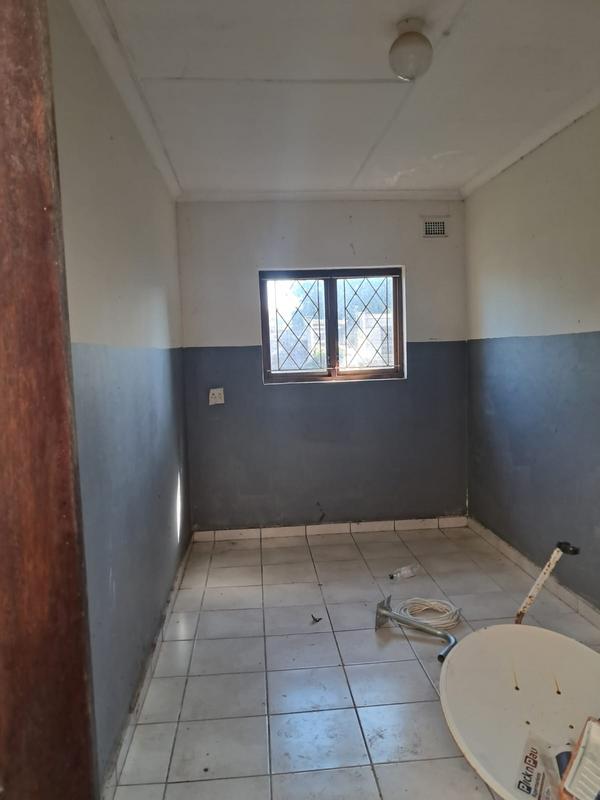 4 Bedroom Property for Sale in Sea Park KwaZulu-Natal
