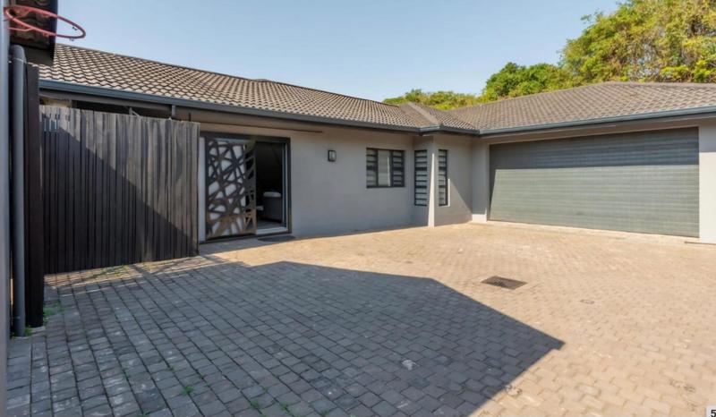 6 Bedroom Property for Sale in Glen Ashley KwaZulu-Natal