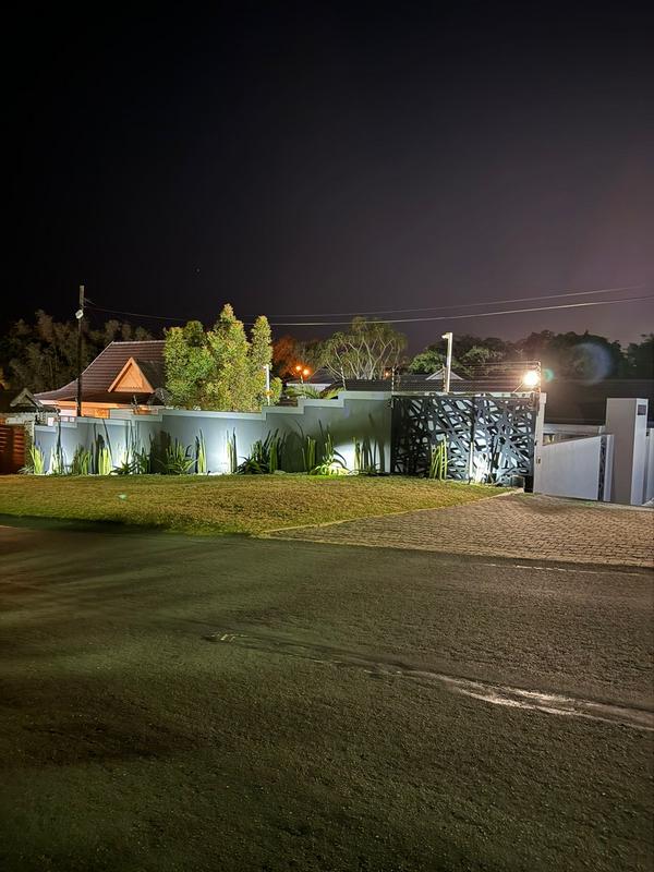 6 Bedroom Property for Sale in Glen Ashley KwaZulu-Natal
