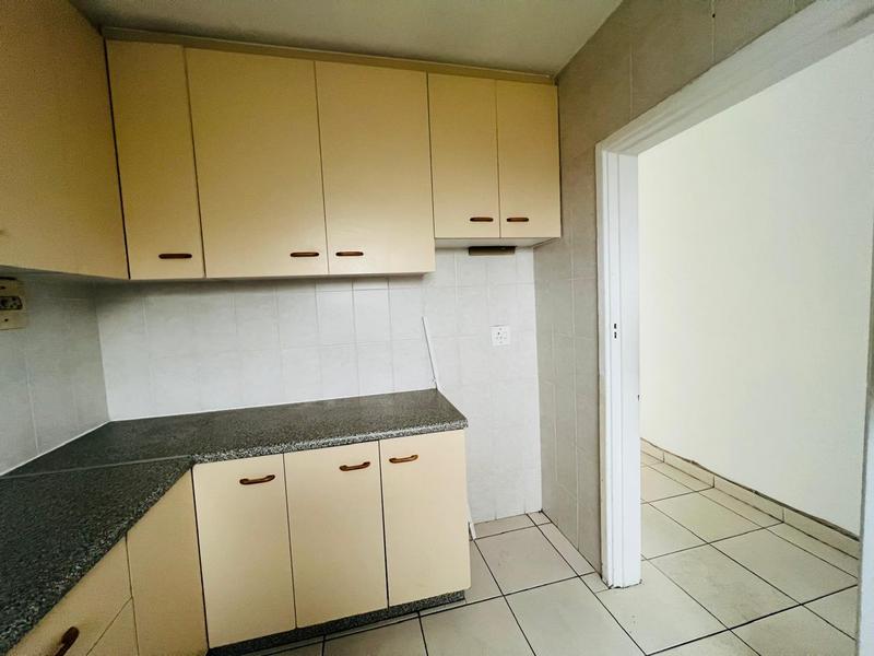 To Let 2 Bedroom Property for Rent in Athlone Park KwaZulu-Natal
