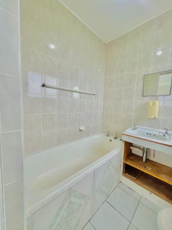 To Let 2 Bedroom Property for Rent in Athlone Park KwaZulu-Natal