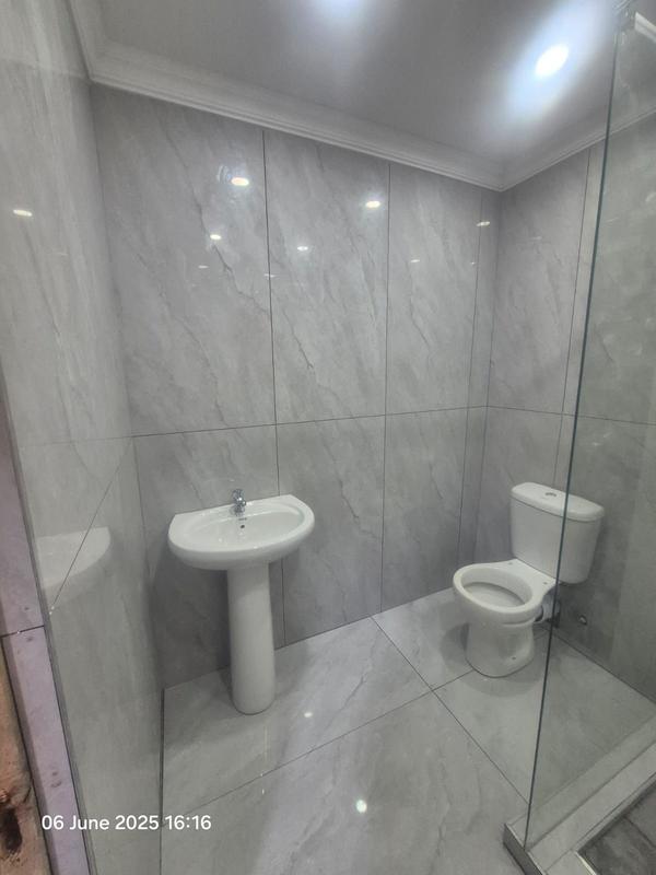 To Let 2 Bedroom Property for Rent in Chatsworth KwaZulu-Natal