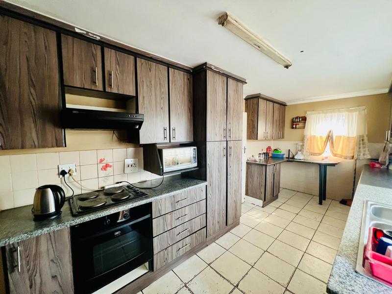4 Bedroom Property for Sale in Kwandengezi KwaZulu-Natal