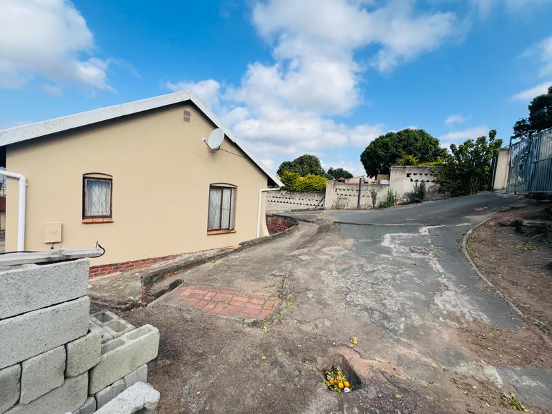 4 Bedroom Property for Sale in Kwandengezi KwaZulu-Natal