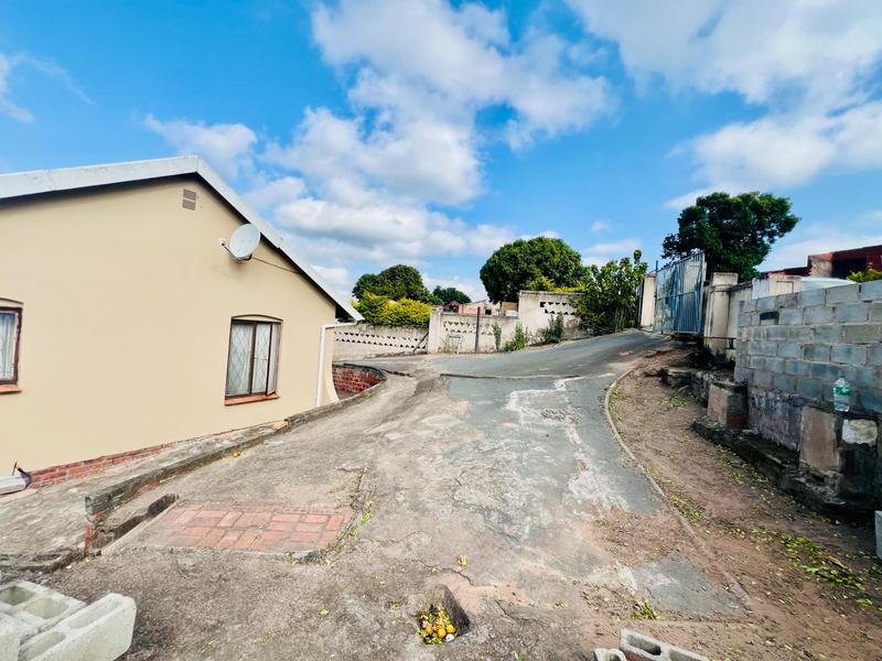 4 Bedroom Property for Sale in Kwandengezi KwaZulu-Natal