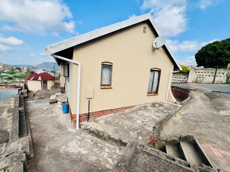 4 Bedroom Property for Sale in Kwandengezi KwaZulu-Natal