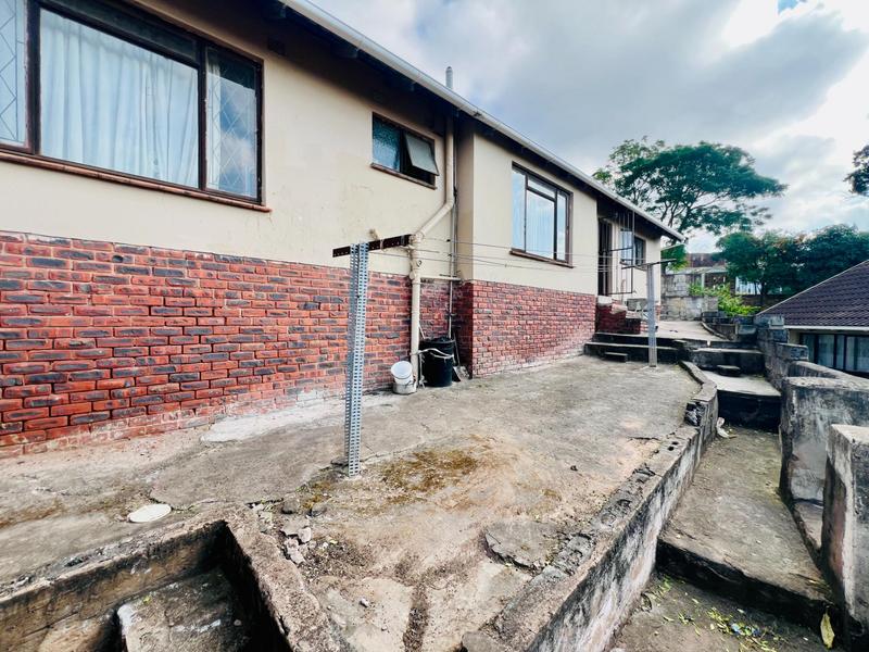 4 Bedroom Property for Sale in Kwandengezi KwaZulu-Natal