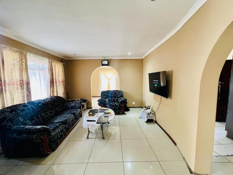 4 Bedroom Property for Sale in Kwandengezi KwaZulu-Natal