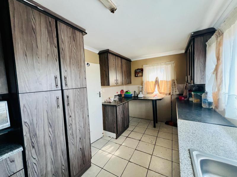 4 Bedroom Property for Sale in Kwandengezi KwaZulu-Natal
