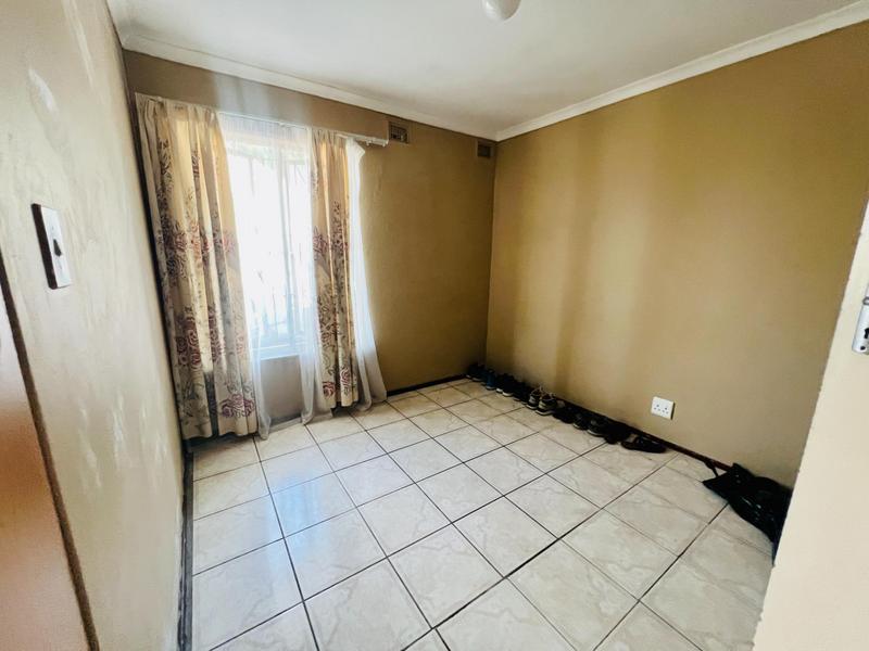 4 Bedroom Property for Sale in Kwandengezi KwaZulu-Natal