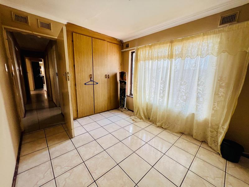 4 Bedroom Property for Sale in Kwandengezi KwaZulu-Natal