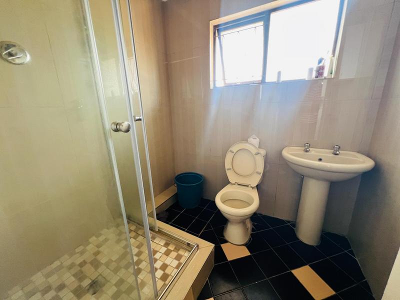 4 Bedroom Property for Sale in Kwandengezi KwaZulu-Natal