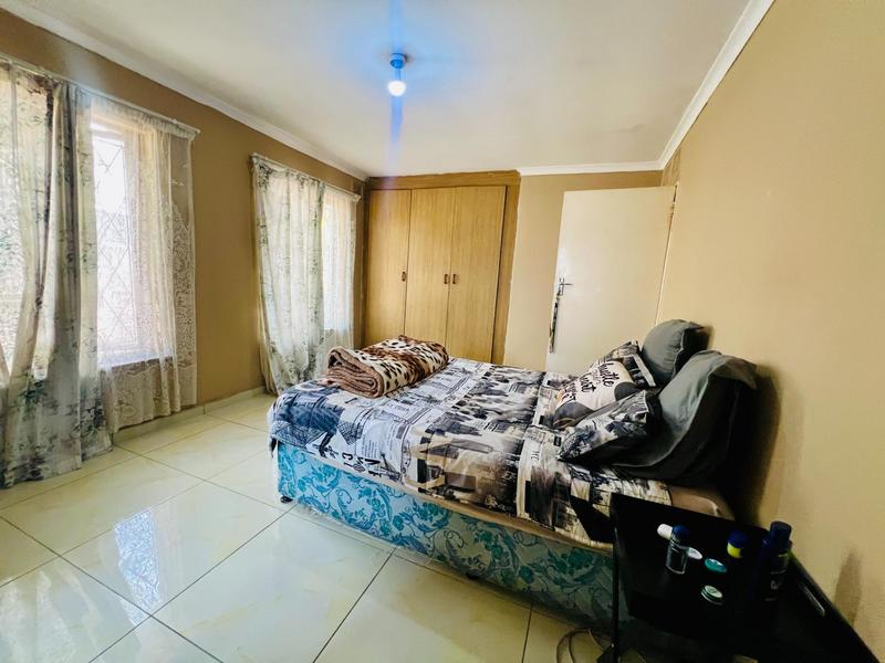 4 Bedroom Property for Sale in Kwandengezi KwaZulu-Natal