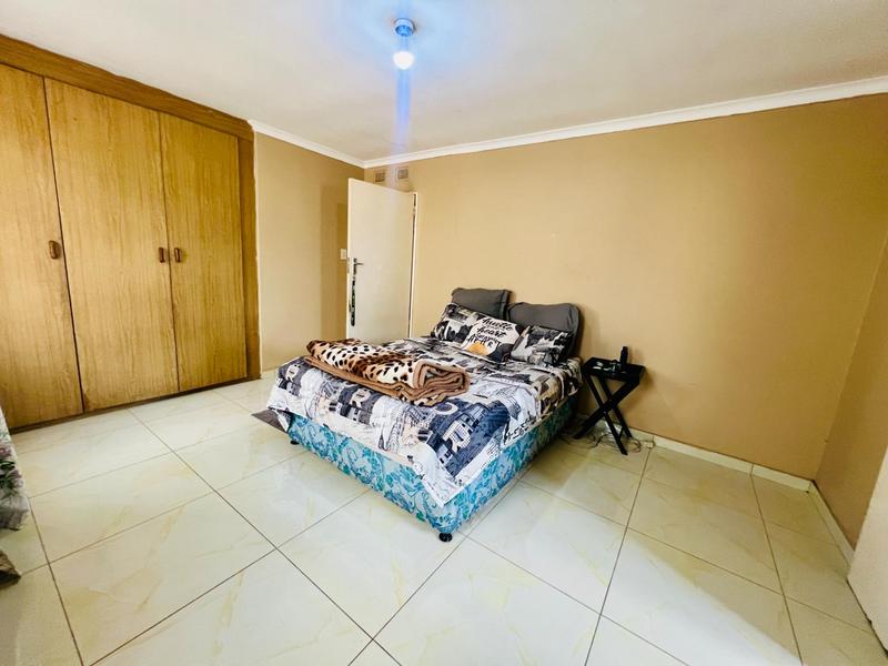 4 Bedroom Property for Sale in Kwandengezi KwaZulu-Natal