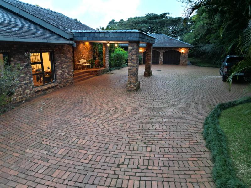 4 Bedroom Property for Sale in Winston Park KwaZulu-Natal