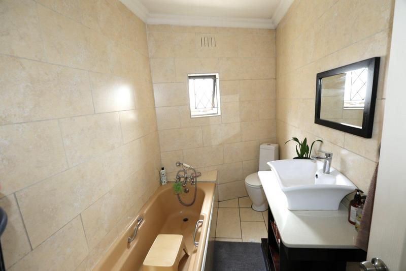 4 Bedroom Property for Sale in Duffs Road KwaZulu-Natal