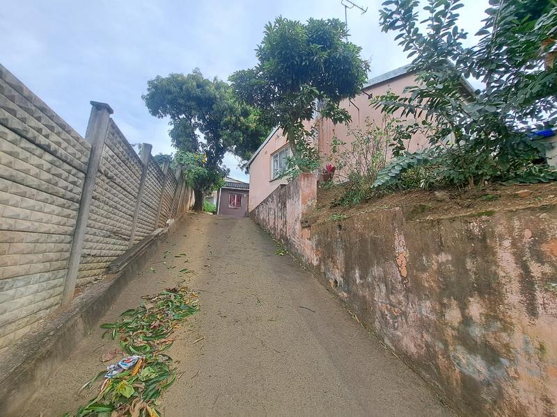 4 Bedroom Property for Sale in Northcroft KwaZulu-Natal