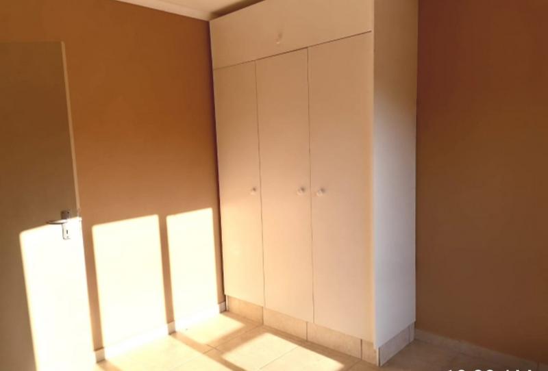 To Let 2 Bedroom Property for Rent in Crestview KwaZulu-Natal
