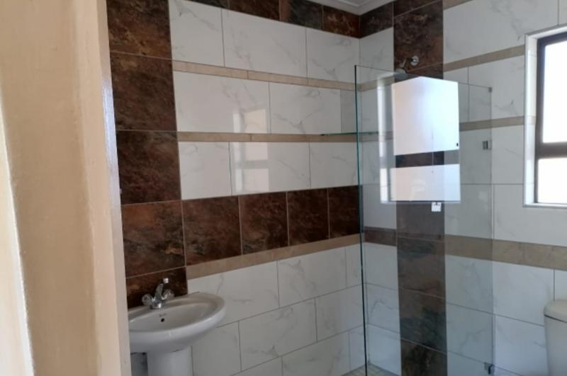To Let 2 Bedroom Property for Rent in Crestview KwaZulu-Natal